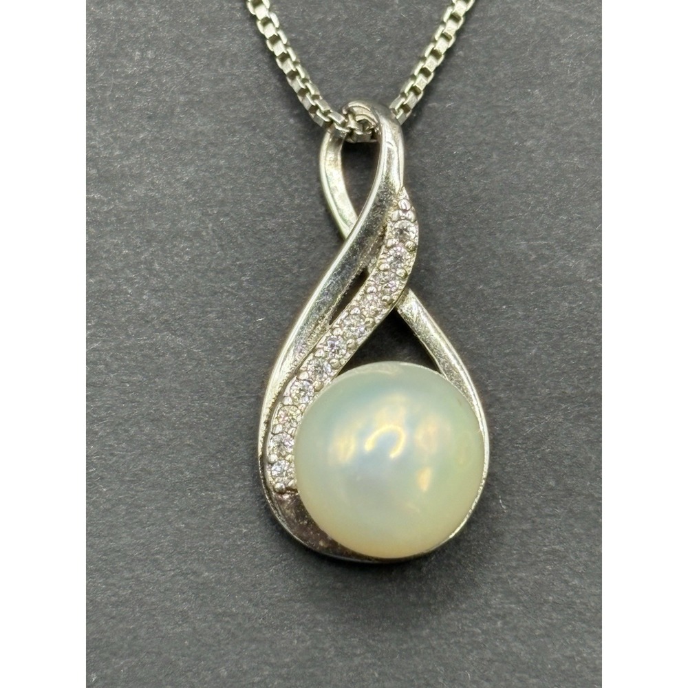 EUC 18" Sterling Silver Pearl Cubic Zirconia Pendant Necklace G9